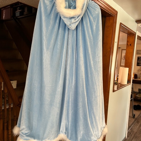 Princess Dress Blue With Cloak Faux Velvet/fur Size 11-12 Girls - Picture 11 of 15